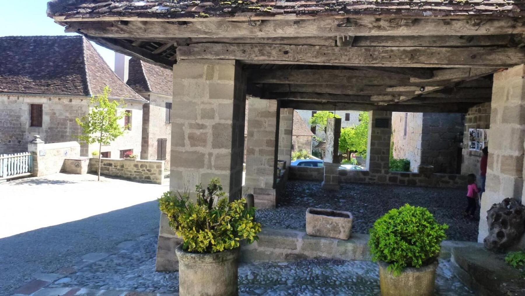 Gite De France A Curemonte 2 Epis - Gite De France 4 Personnes Mae-0004 Bagian luar foto